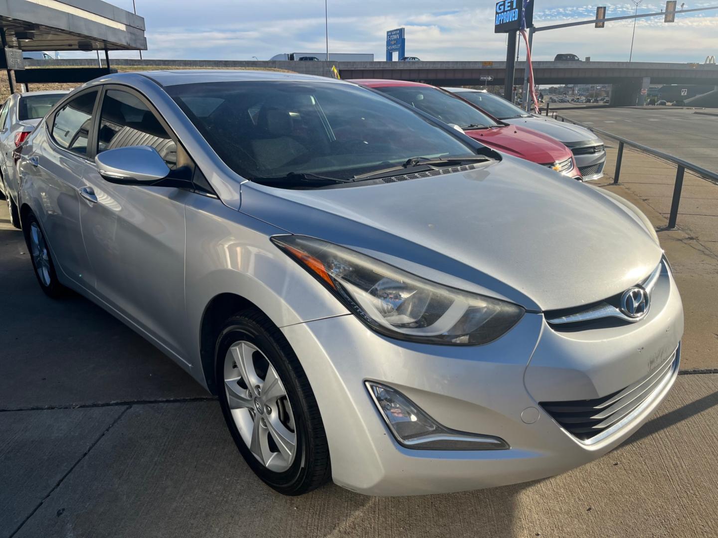 2016 SILVER HYUNDAI ELANTRA LIMITED; SE; Limited (KMHDH4AE4GU) with an 1.8L L4 DOHC 16V engine, 6-Speed Automatic transmission, located at 8101 E. Skelly Dr., Tulsa, OK, 74129, (918) 592-3593, 36.121891, -95.888802 - Photo#1